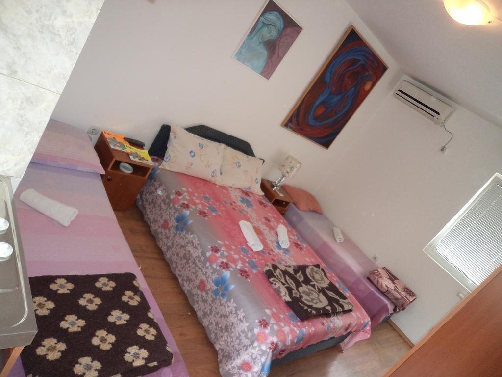 Bed And Breakfast Mediteran Bar Buitenkant foto