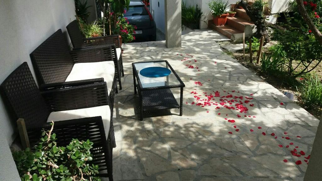 Bed And Breakfast Mediteran Bar Buitenkant foto